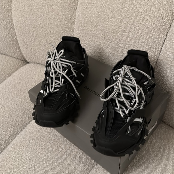 Balenciaga Track Sneakers. Worn Once!! Box, Dust Bag Included. Size 44. - Picture 15 of 17